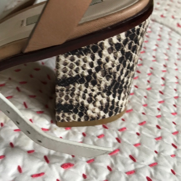 Cole Haan size 9 - Picture 2 of 3